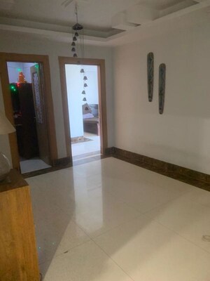 Room in 3 BHK Apartment at DLF Atria, Dlf Phase ii – for Sale