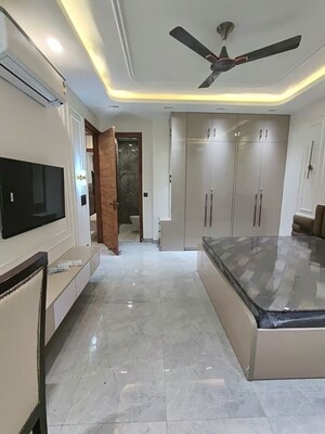 Kitchen in 2 BHK Builder Floor at Sector 43 – for Rent