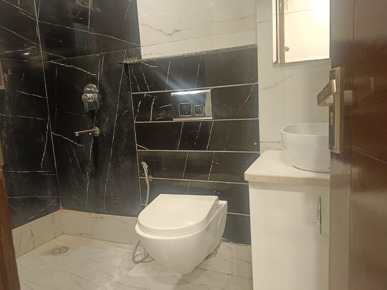 Bathroom, sector 46 3 Bedroom 1745 Sq.Ft. Builder Floor In Sector 46 Gurgaon 10132847