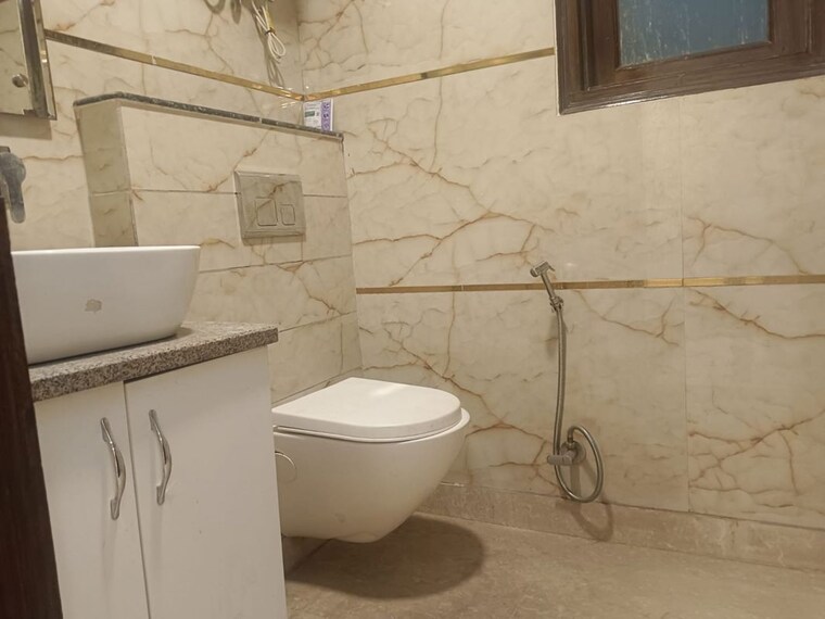 Bathroom, sector 46 3 Bedroom 1745 Sq.Ft. Builder Floor In Sector 46 Gurgaon 10132847