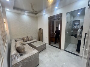 Living Room in 1 BHK Builder Floor at Ansal Sushant Lok I, Sector 43 – for Rent