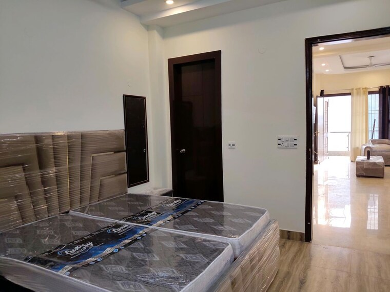 Room, sector 45 3 Bedroom 1962 Sq.Ft. Builder Floor In Sector 45 Gurgaon 10075799