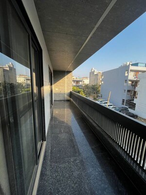 Balcony in 3 BHK Builder Floor at Ansal Sushant Lok I, Sector 43 – for Rent