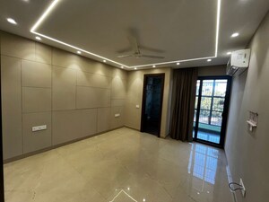 Room in 3 BHK Builder Floor at Ansal Sushant Lok I, Sector 43 – for Rent