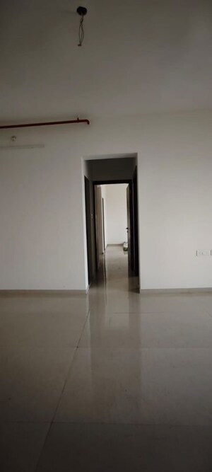 Room in 2 BHK Apartment at Rosa Manhattan, Ghodbunder Road – for Rent