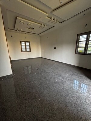 Room in 4 BHK Independent House at Sidedahalli – for Sale