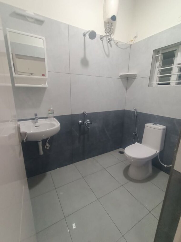 Bathroom, nri layout 2 Bedroom 1200 Sq.Ft. Builder Floor In Nri Layout Bangalore 10353914