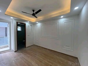 Room in 3 BHK Apartment at Chattarpur – for Rent