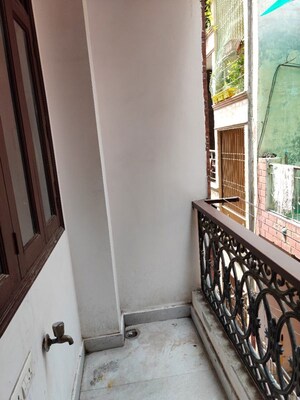 Balcony in 1 BHK Builder Floor at Jawahar Nagar – for Rent