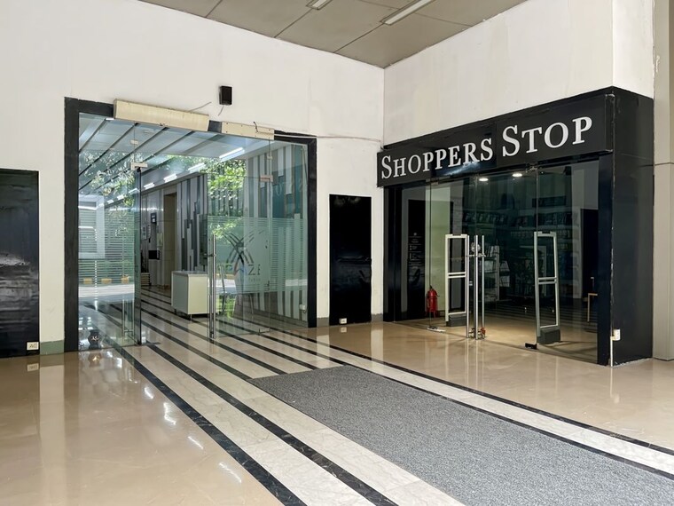  Parking, sector 49 Commercial Office Space 646 Sq.Ft. In Sector 49 Gurgaon 9539941