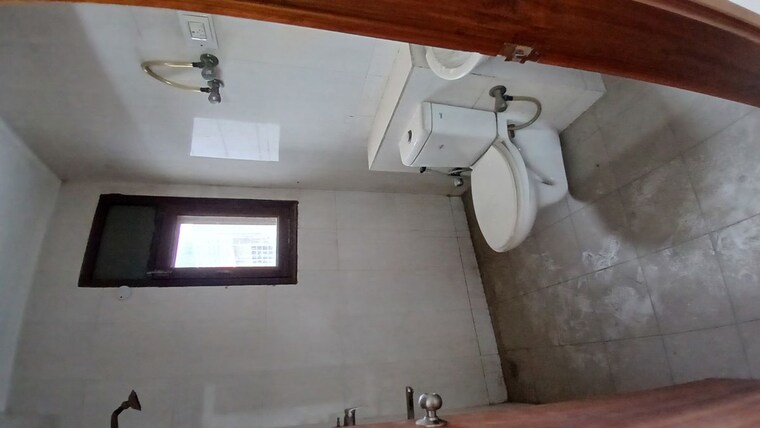 Bathroom, jawahar nagar 4 Bedroom 1800 Sq.Ft. Apartment In Jawahar Nagar Delhi 10353963