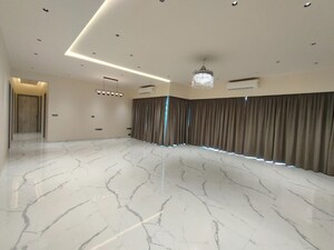 Team Area in 4 BHK Apartment at Windsor Grande Residences, Andheri West – for Rent