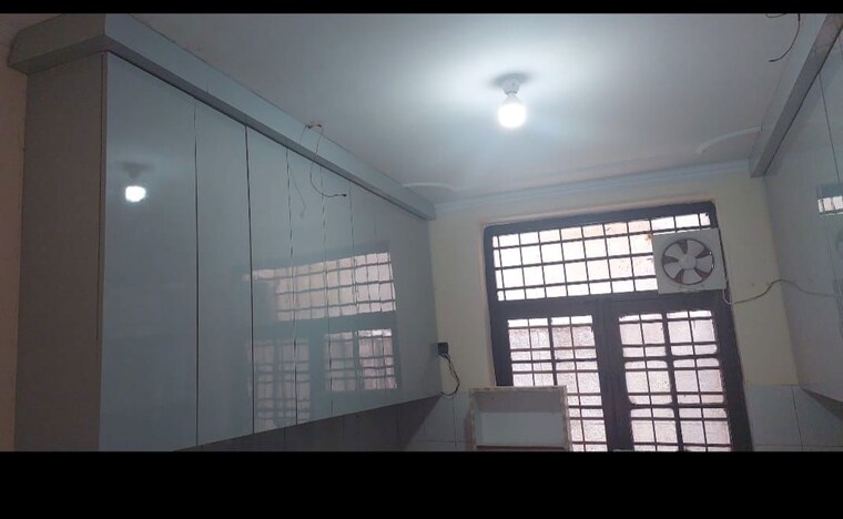 Room, sector 135 4 Bedroom 180 Sq.Mt. Independent House In Sector 135 Noida 10354002