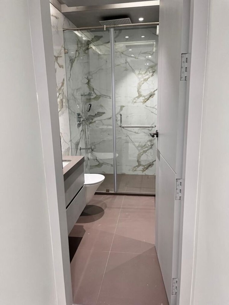 Bathroom, lodha-the-world-towers-world-one-tier-2 4 Bedroom 2390 Sq.Ft. Apartment In Worli Mumbai 10354004