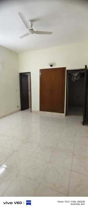 Room in 2 BHK Independent House at Sector 39 – for Rent
