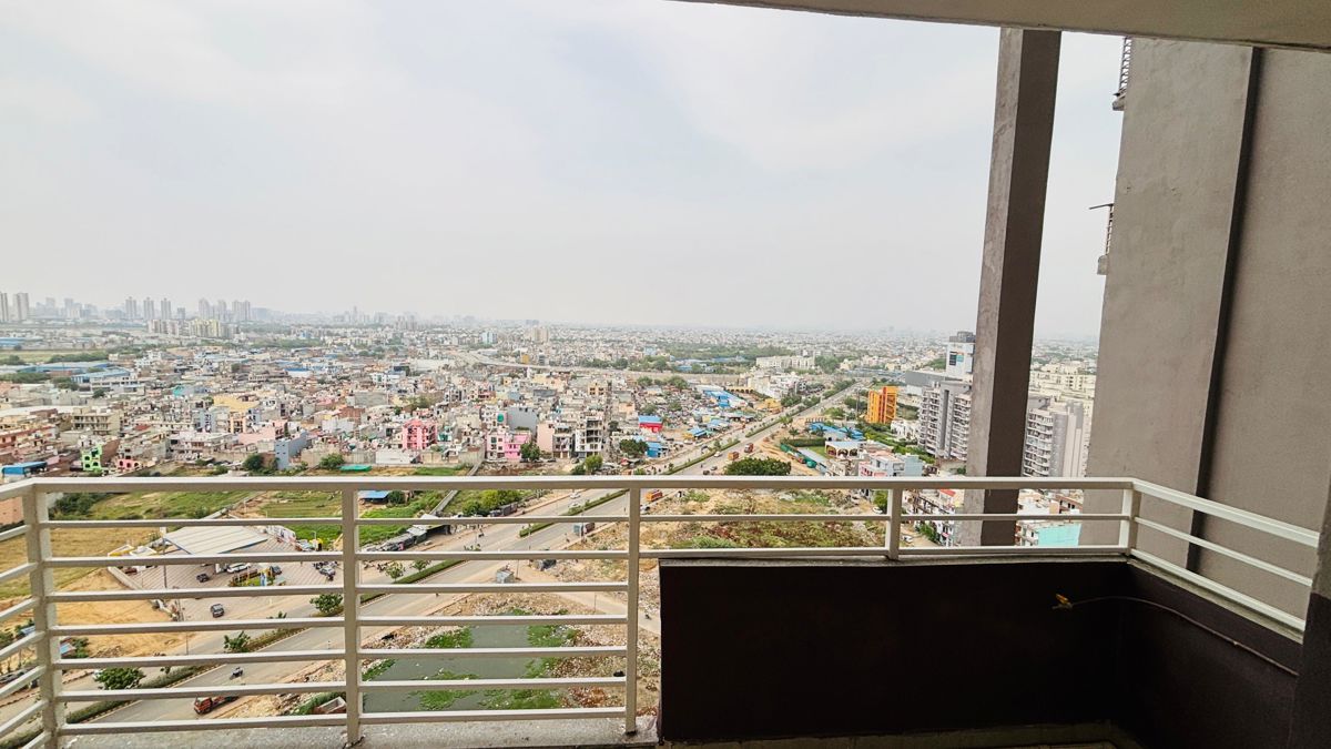 2.5 BHK + Study Room 1578 Sq.Ft. Apartment in Imperia Esfera