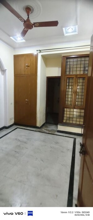 Room in 3 BHK Independent House at Sector 50 – for Rent