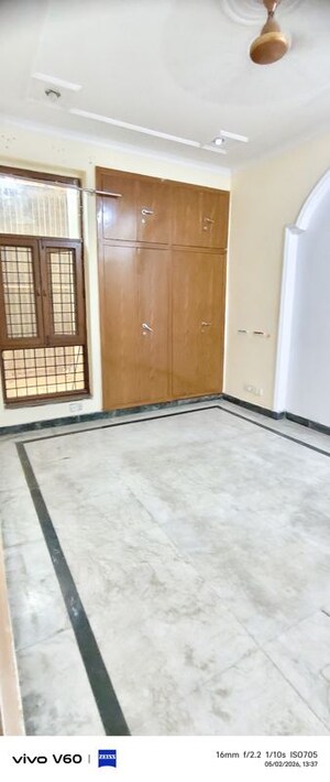 Room in 3 BHK Independent House at Sector 50 – for Rent