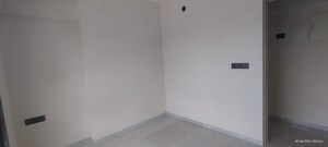 Room in 2 BHK Apartment at Paradigm Antalya, Oshiwara – for Rent