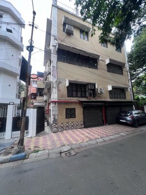  Showroom For Rent in Golpark