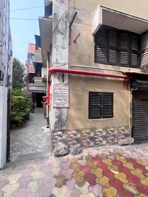  Showroom – Exterior View View at Golpark - for Rent