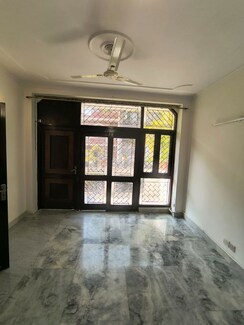 2 BHK + Pooja Room Apartment For Rent in Chittaranjan Park