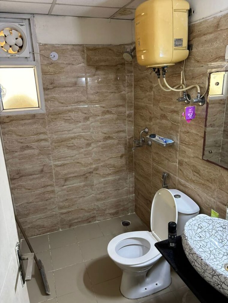 Bathroom, radicon-vedantam 2.5 Bedroom 1070 Sq.Ft. Apartment In Sector 16c Greater Noida Greater Noida 10354085