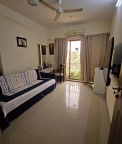 4 BHK + Extra Room Apartment For Rent in Versova