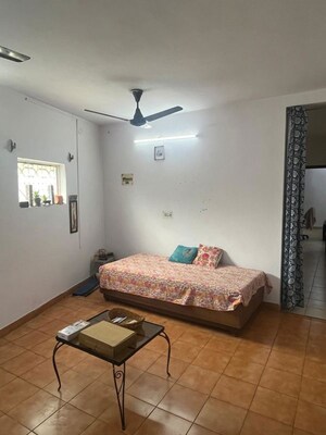 Living Room in 2 BHK Builder Floor at Green Park – for Rent
