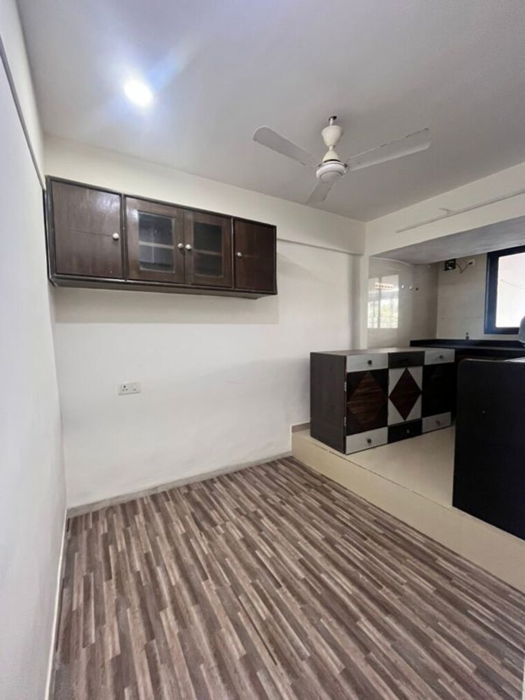 Kitchen, lokhandwala complex 2 Bedroom 1000 Sq.Ft. Apartment In Lokhandwala Complex Mumbai 10354126