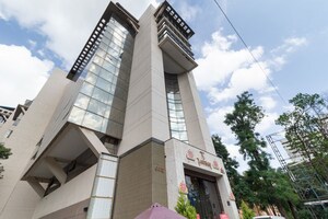  Office Space – Exterior View View at The Estate, Dickenson Road - for Rent