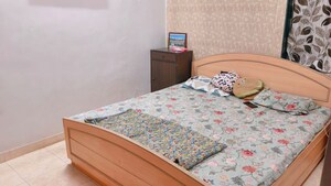 Bedroom in 2 BHK Apartment at Andheri West – for Rent