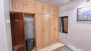 Bedroom in 2 BHK Apartment at Andheri West – for Rent