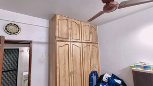 Furnished Amenities in 2 BHK Apartment at Andheri West – for Rent