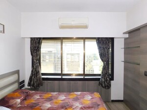 Bedroom in 2 BHK Apartment at Juhu – for Rent