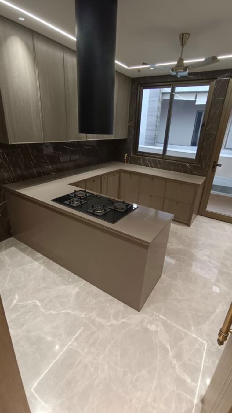 Kitchen, defence colony 3.5 Bedroom 3000 Sq.Ft. Apartment In Defence Colony Delhi 10353267