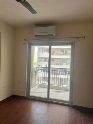Room in 3 BHK Apartment at Imperia Esfera, Sector 37c – for Sale