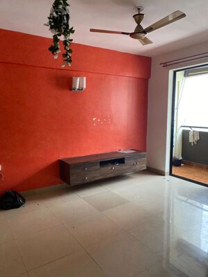 Room in 2.5 BHK Apartment at Provident Harmony, Thanisandra Main Road – for Rent