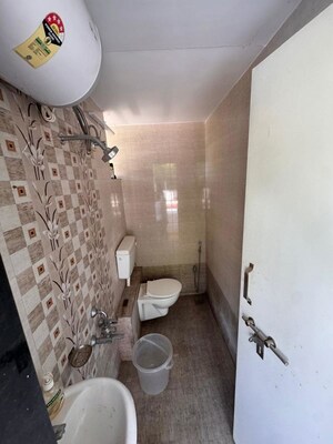 Bathroom in 3 BHK Apartment at Deccan Gymkhana – for Rent