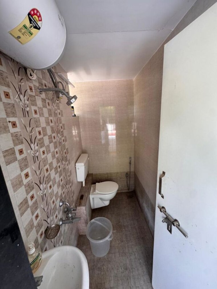 Bathroom, deccan gymkhana 3 Bedroom 2003 Sq.Ft. Apartment In Deccan Gymkhana Pune 10354218