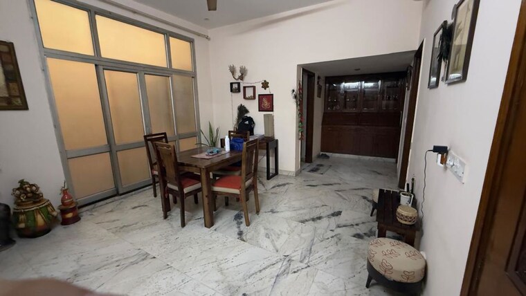 Dining area, saket 3 Bedroom 313 Sq.Yd. Villa In Saket Delhi 10354204
