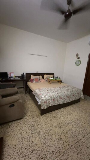 Bedroom in 3 BHK Villa at Saket – for Rent