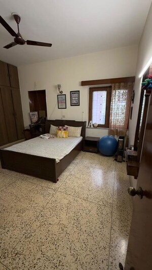 Bedroom in 3 BHK Villa at Saket – for Rent