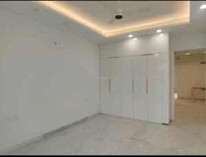 Room in 3 BHK Builder Floor at Sector 56 – for Rent