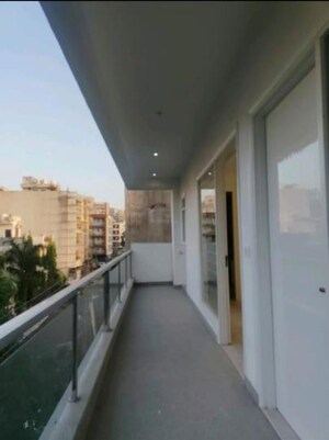 Building Lobby in 3 BHK Builder Floor at Sector 56 – for Rent