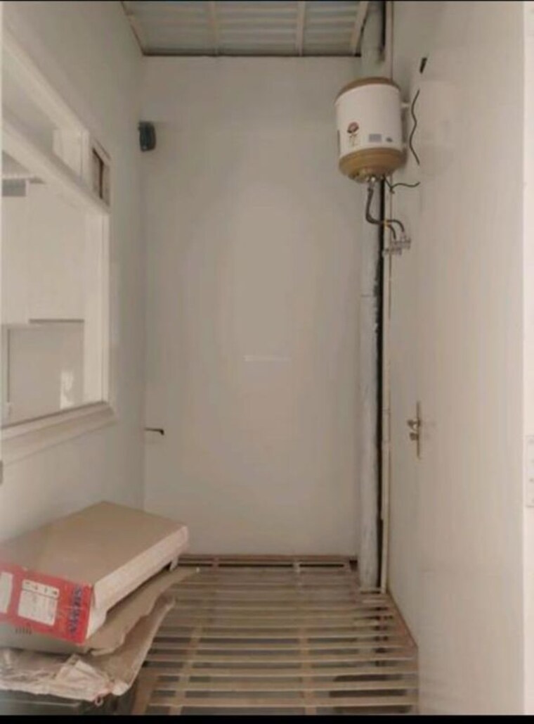 Bathroom, sushant lok iii 3 Bedroom 1600 Sq.Ft. Builder Floor In Sushant Lok Iii Gurgaon 10354237