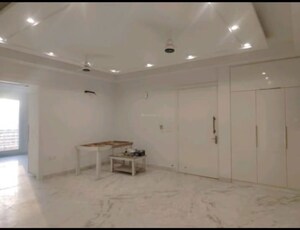 Room in 3 BHK Builder Floor at Sushant Lok Iii – for Rent