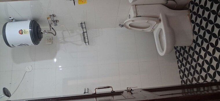 Bathroom, sector 56 3 Bedroom 1700 Sq.Ft. Builder Floor In Sector 56 Gurgaon 10354244