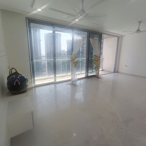3 BHK Apartment For Rent in Oberoi Realty Esquire, Goregaon East