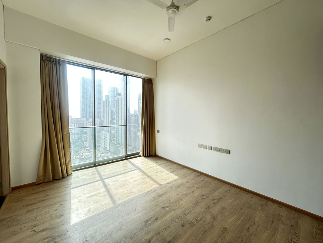 4 BHK + Pooja Room,Servant Room Apartment For Rent in Rustomjee Crown